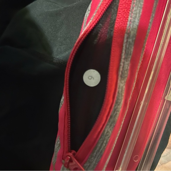 Lululemon Groovy Run Shorts Size 6 pink gray stripe pink Lined - Picture 3 of 3